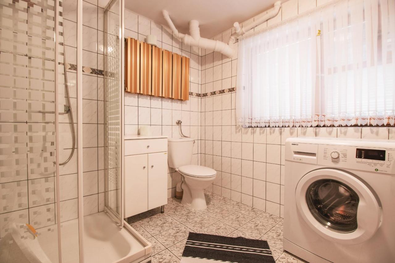 Dom Na Podhalanskiej Gron Luaran gambar